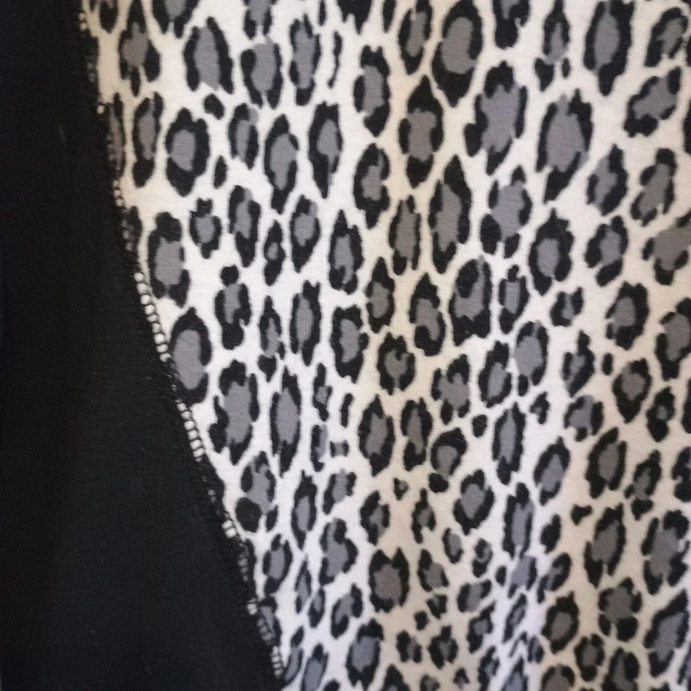 JNY Jones New York Sport Leopard Print Long Sleeve Top - Sz M - Picture 9 of 11